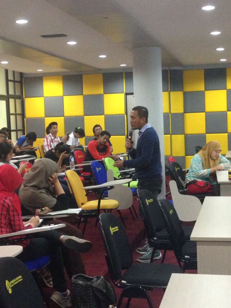 Saat sharing di kampus FEUI Depok