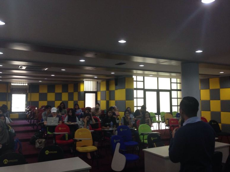 Saat sharing di kampus FEUI Depok
